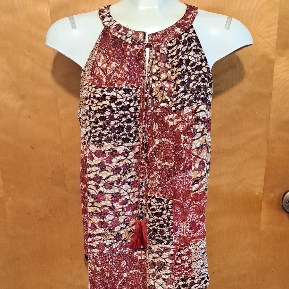 Rose & Olive Red and White Graphic Sleeveless Tank Top